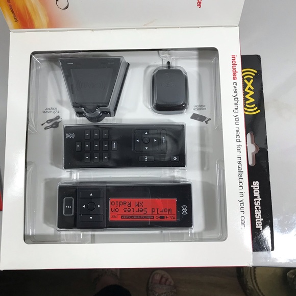 XM Satellite Radio Sportscaster (New in Original Sealed Box) - Picture 5 of 10